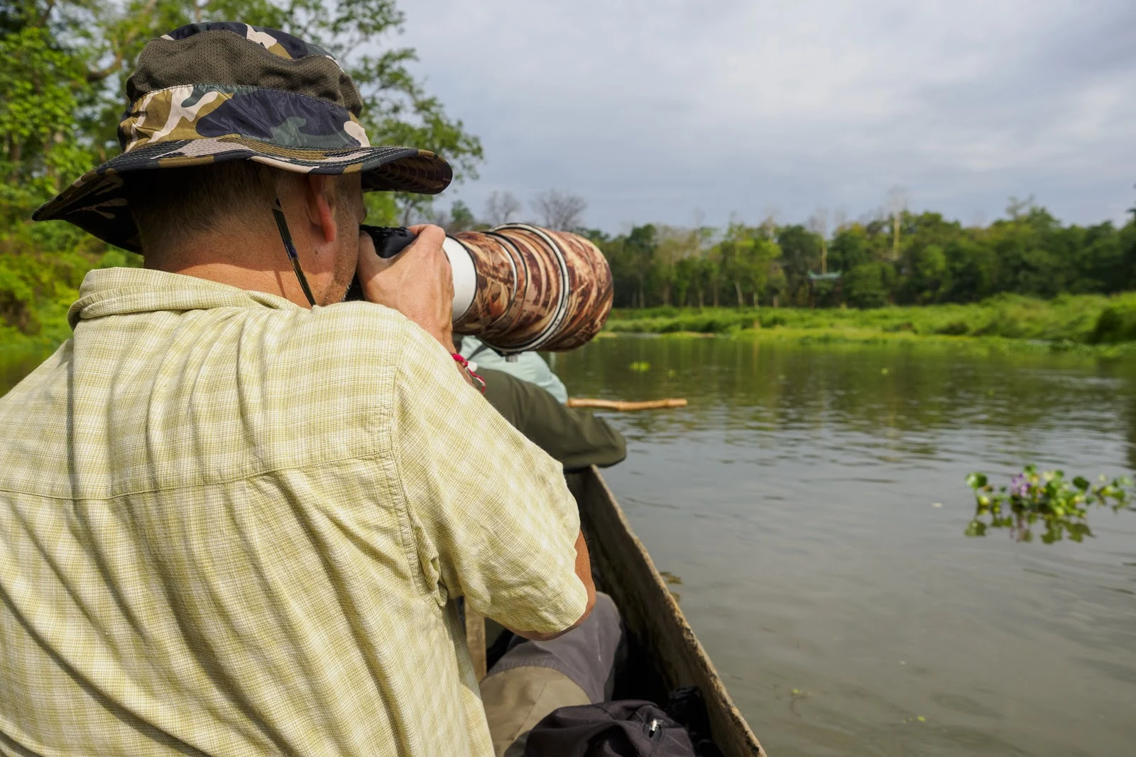 Safari en pirogue et rafting au Népal : observer la faune au fil de l'eau (2026)